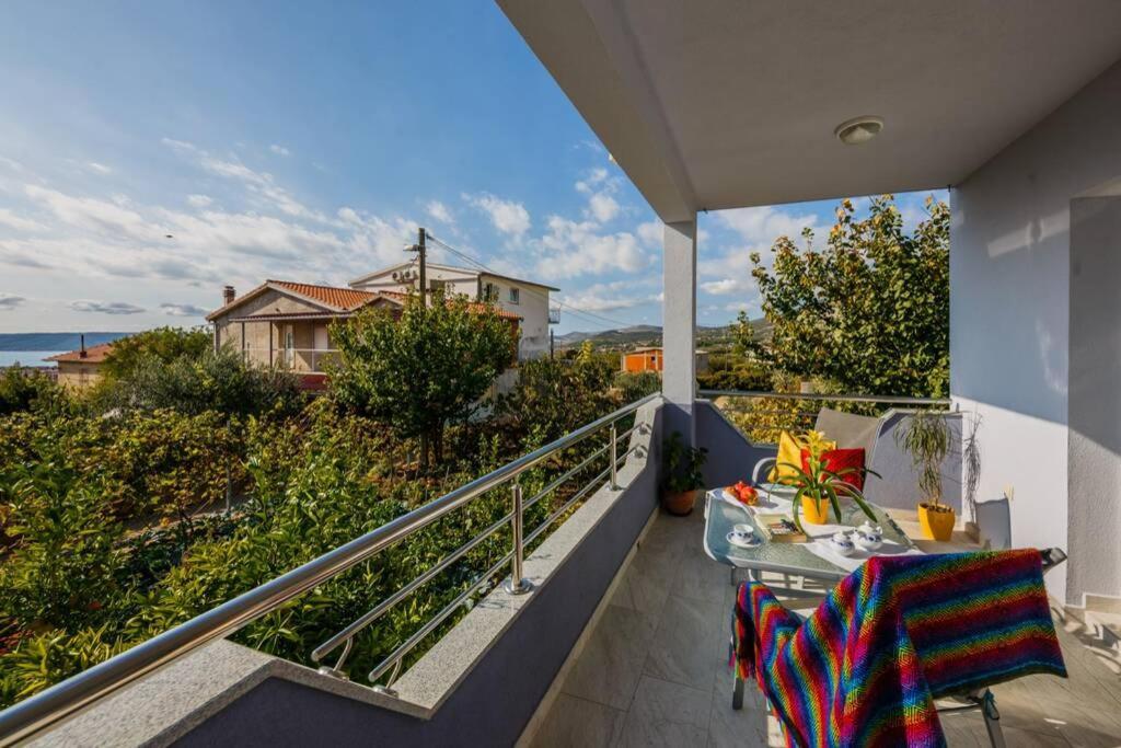 Family House Nino Apartment Kastel Stari ภายนอก รูปภาพ