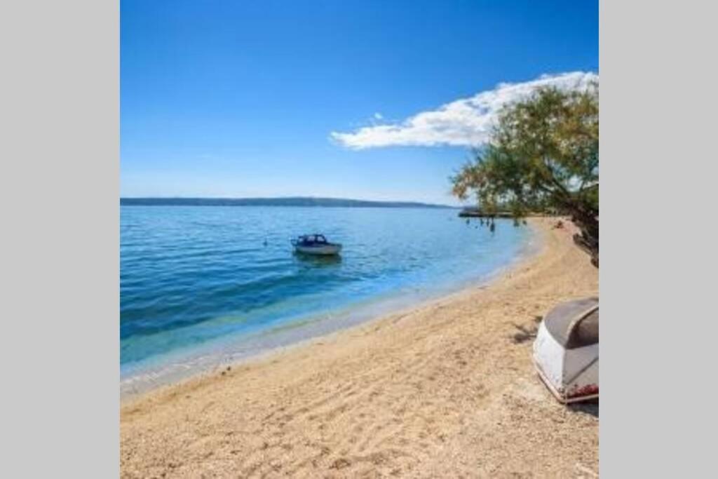Family House Nino Apartment Kastel Stari ภายนอก รูปภาพ